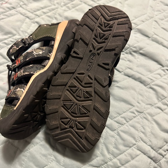 Keen sandals for toddler green and orange - Picture 3 of 5